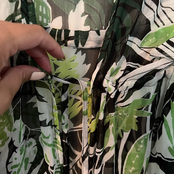 💚🤍Cover up💚🤍 - Picture 4 of 4